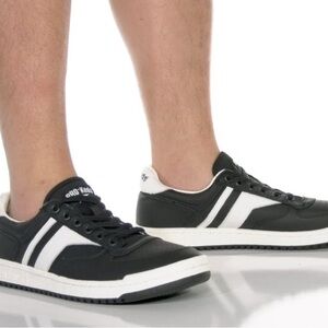 Pro-Keds Skyhawk Lo sneakers Men’s genuine leather. Runs true to size. Size 10